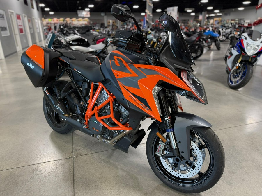 2023 KTM Super Duke GT
