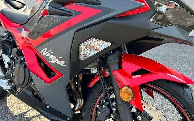 2024 Kawasaki Ninja® 500 ABS Passion Red/Metallic Flat Spark Black