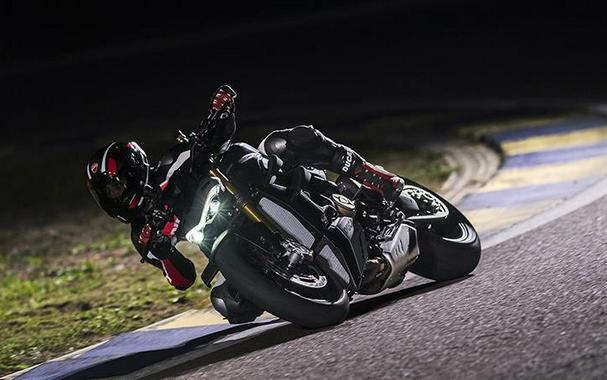 2025 Ducati Streetfighter V4