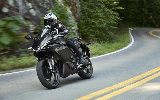 2025 Yamaha YZF-R3 ABS