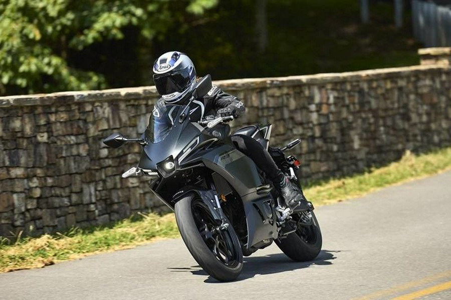 2025 Yamaha YZF-R3 ABS