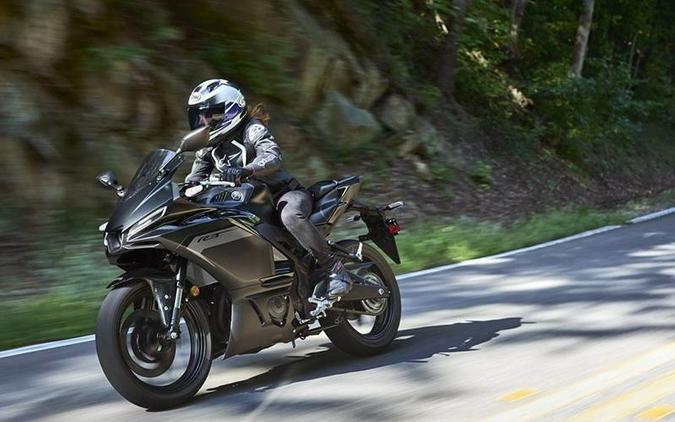 2025 Yamaha YZF-R3 ABS