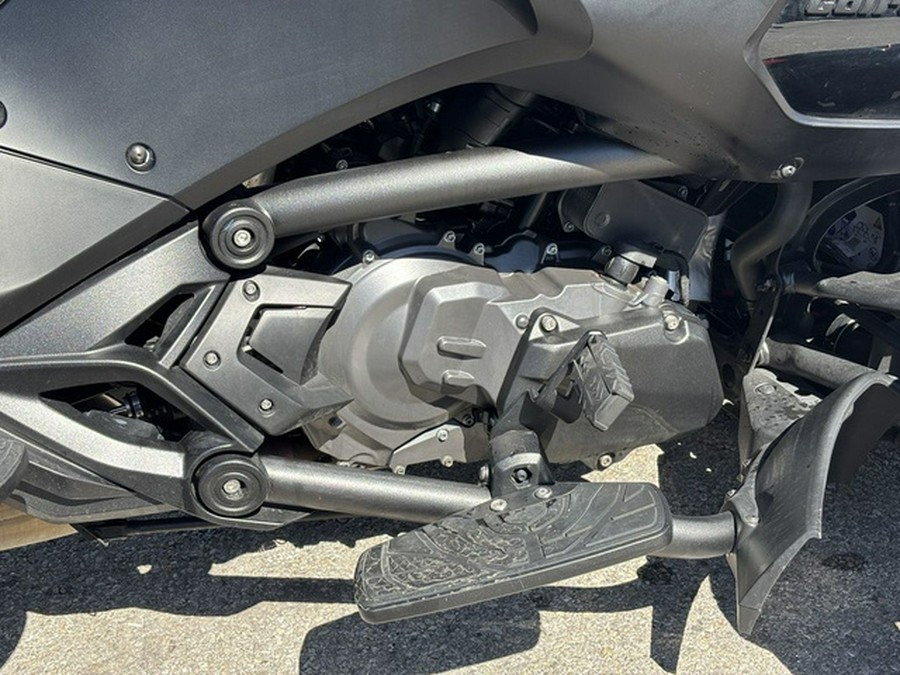 2023 Can-Am Spyder F3 Limited Dark Wheels