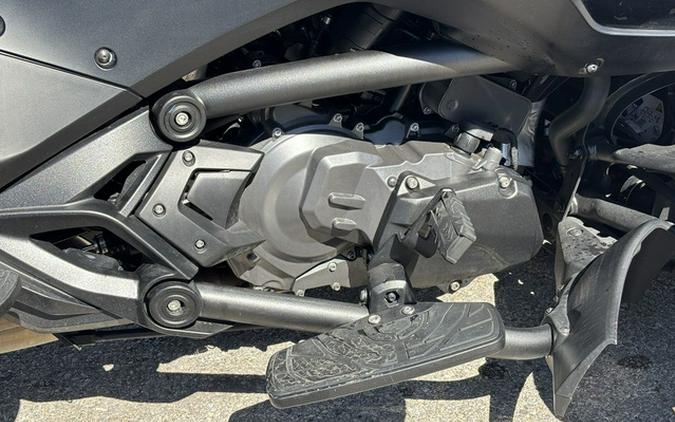 2023 Can-Am Spyder F3 Limited Dark Wheels