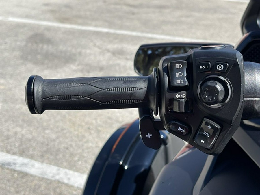 2023 Can-Am Spyder F3 Limited Dark Wheels