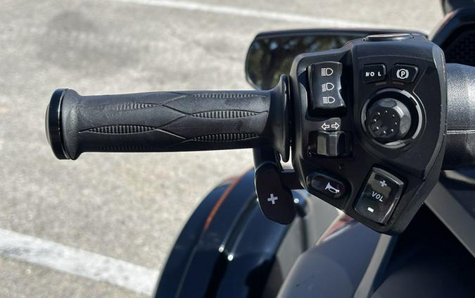 2023 Can-Am Spyder F3 Limited Dark Wheels