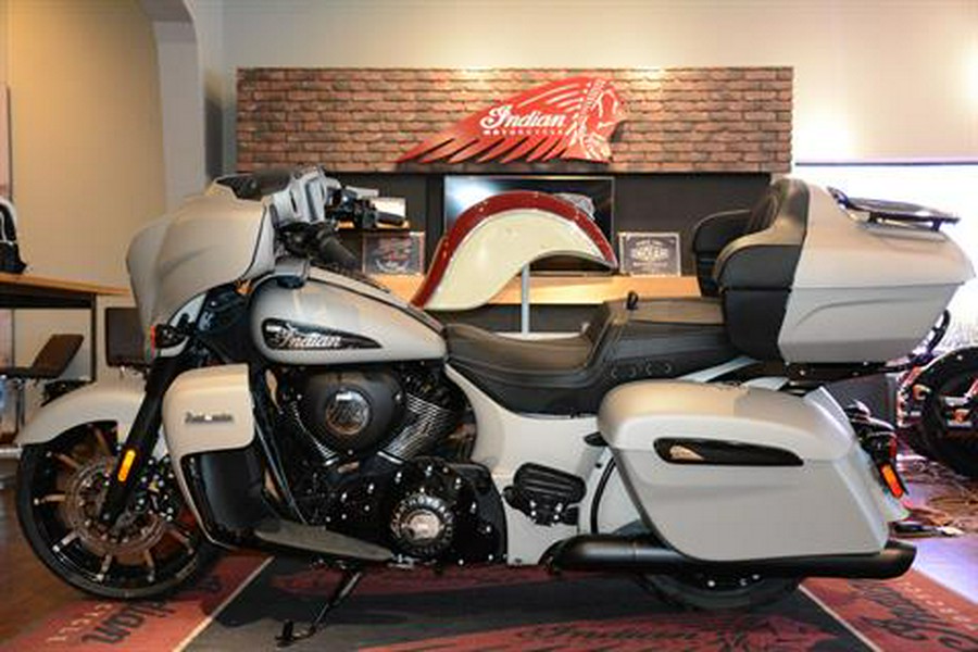 2023 Indian Motorcycle Roadmaster® Dark Horse®