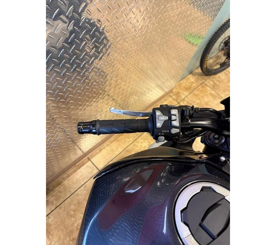 2025 Kawasaki Z900 ABS Metallic Spark Black/Metallic Carbon Gray