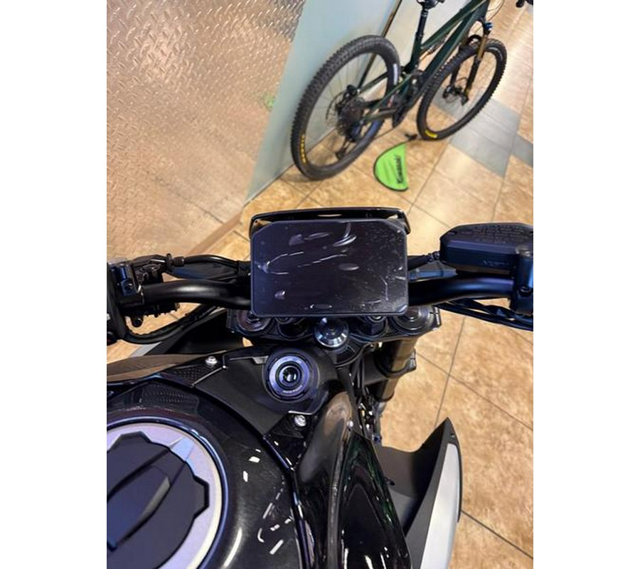 2025 Kawasaki Z900 ABS Metallic Spark Black/Metallic Carbon Gray