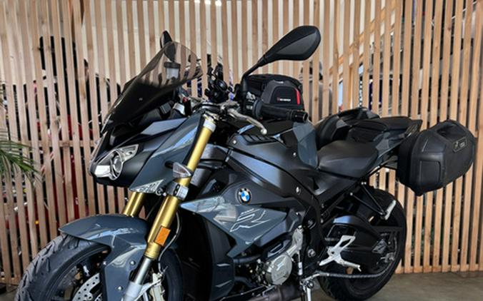 2017 BMW S 1000 R