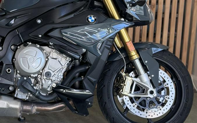 2017 BMW S 1000 R