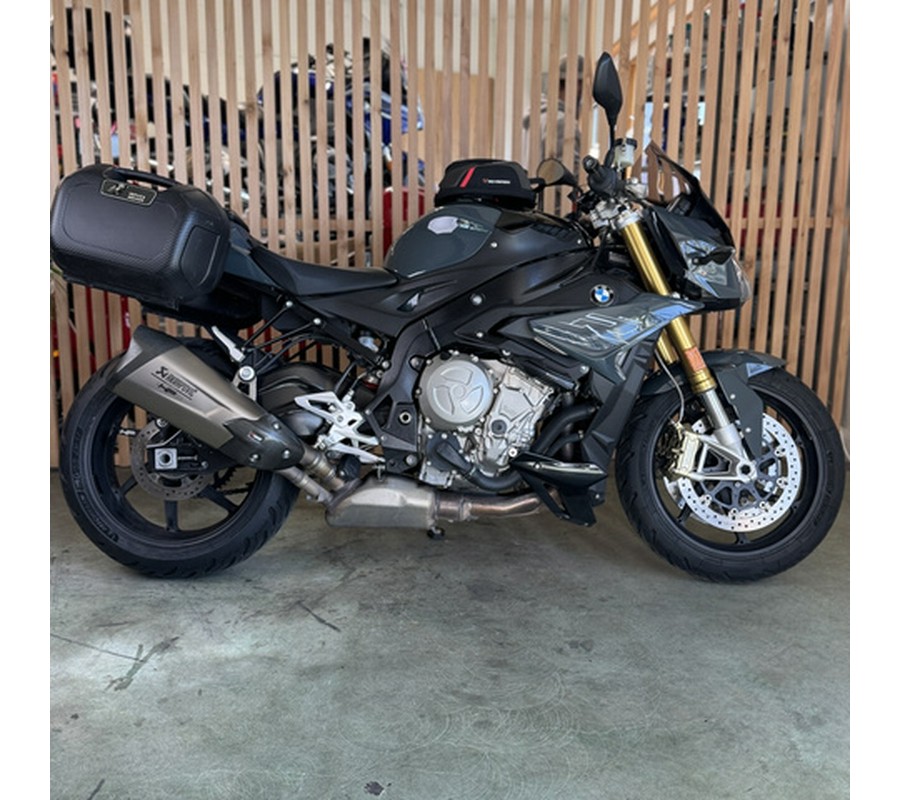 2017 BMW S 1000 R