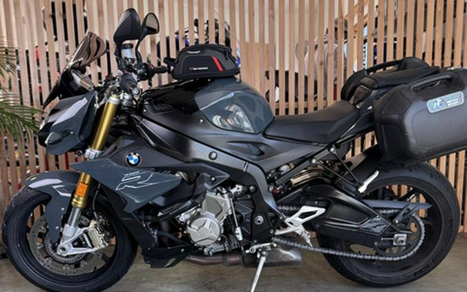 2017 BMW S 1000 R