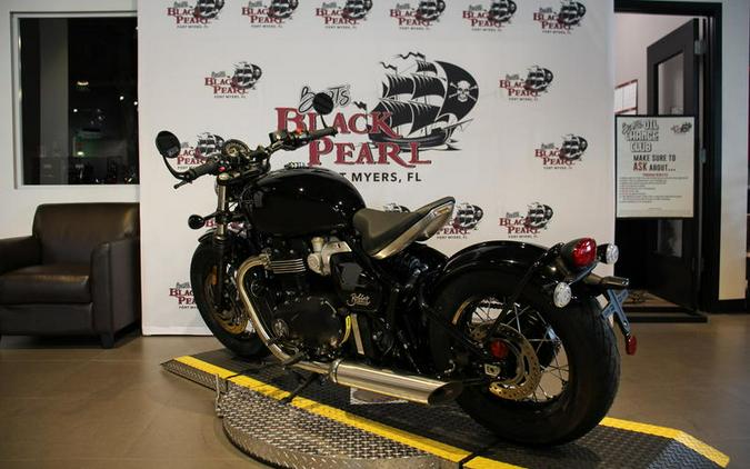 2026 Triumph BONNEVILLE BOBBER