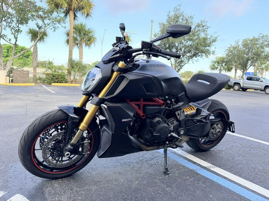2022 Ducati Diavel 1260 S Total Black