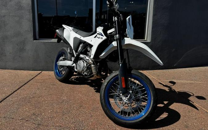 2025 Suzuki DR-Z4SM