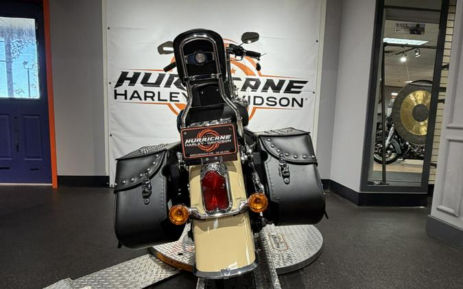 2014 Harley-Davidson® Softail® Deluxe SAND PRL/C BRWN W/ PINSTRIP