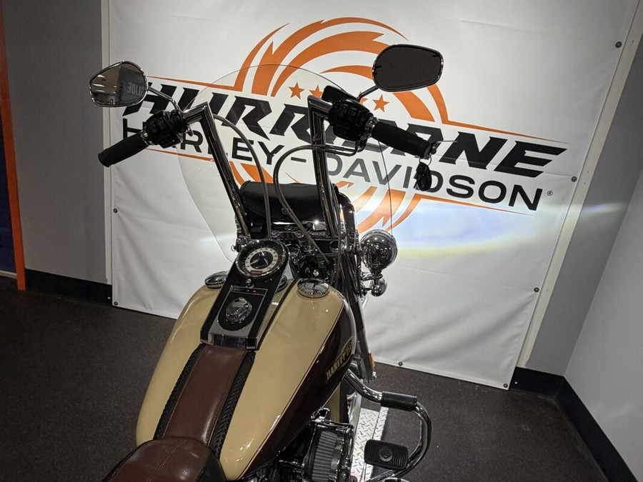 2014 Harley-Davidson® Softail® Deluxe SAND PRL/C BRWN W/ PINSTRIP
