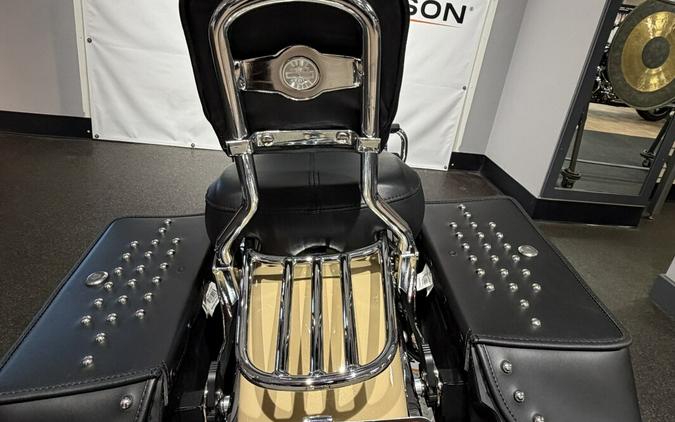 2014 Harley-Davidson® Softail® Deluxe SAND PRL/C BRWN W/ PINSTRIP