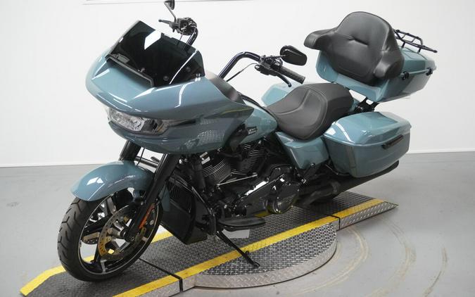2024 Harley-Davidson® Road Glide® Sharkskin Blue - Black Finish