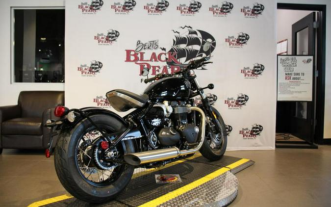 2026 Triumph BONNEVILLE BOBBER