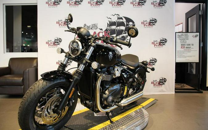 2026 Triumph BONNEVILLE BOBBER