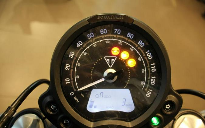 2026 Triumph BONNEVILLE BOBBER