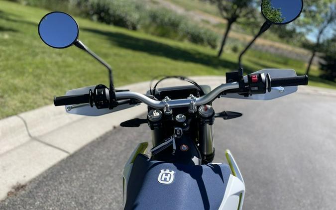 2027 Husqvarna Enduro 701