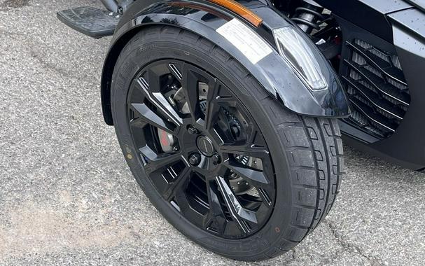 2025 Can-Am® Spyder F3 Limited Dark Wheels