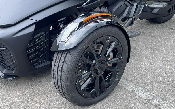 2025 Can-Am® Spyder F3 Limited Dark Wheels