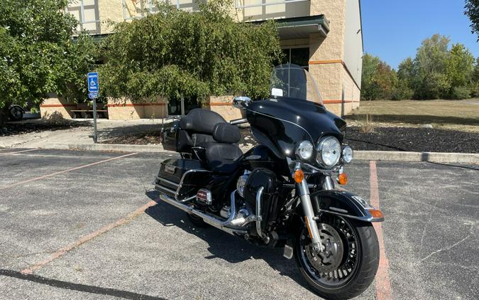2013 Harley-Davidson® Electra Glide® Ultra Limited Vivid Black