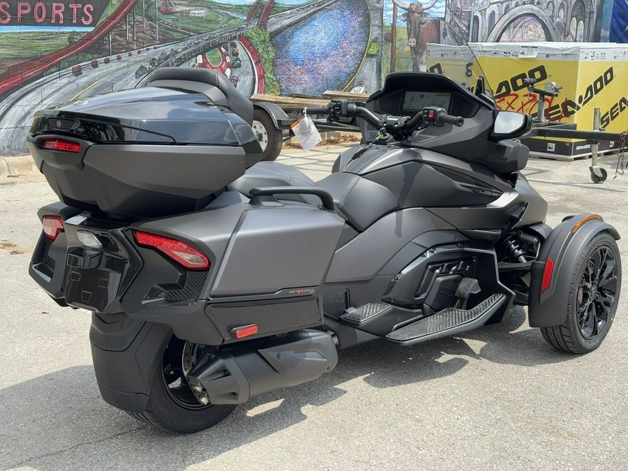 2025 Can-Am® Spyder RT Limited Dark Wheels
