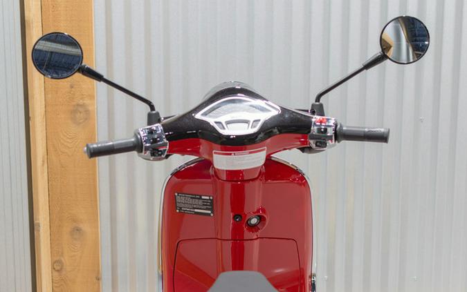 2023 Vespa Primavera 150 Disney Mickey Mouse Edition