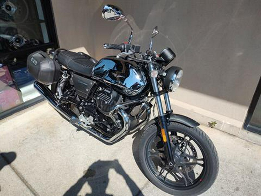 2018 Moto Guzzi V7 III Carbon Shine