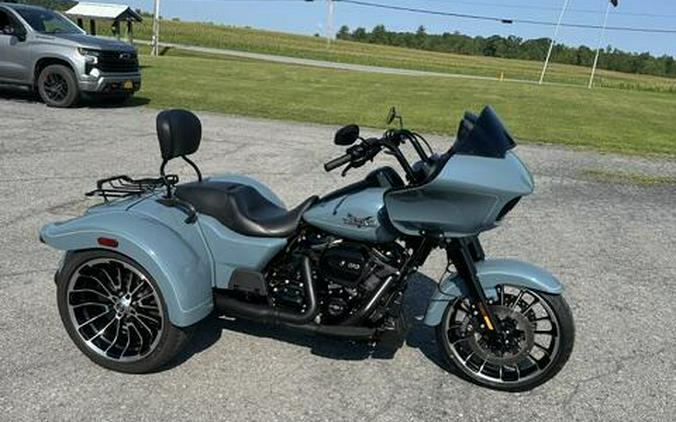 2024 Harley-Davidson® Road Glide® 3 Sharkskin Blue - Black Finish