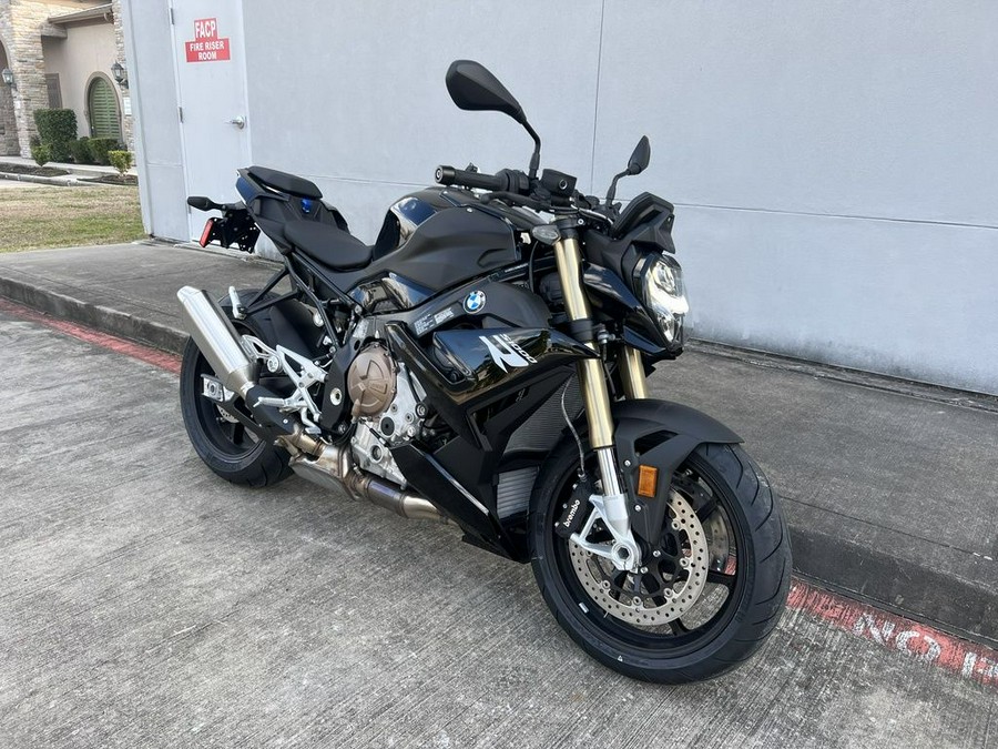 2024 BMW S 1000 R Black Storm Metallic