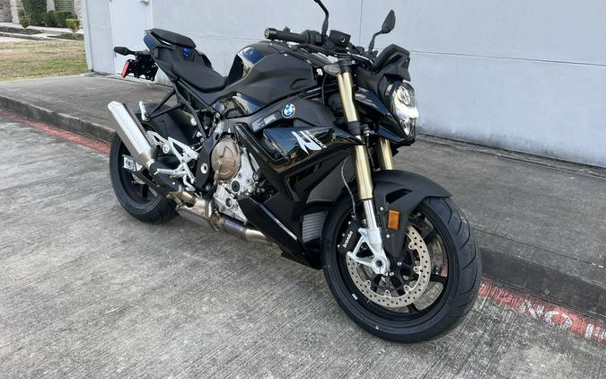 2024 BMW S 1000 R Black Storm Metallic