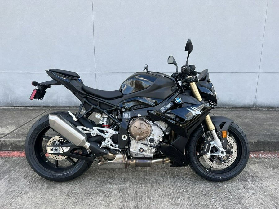 2024 BMW S 1000 R Black Storm Metallic