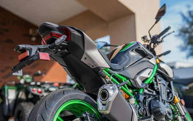 2025 Kawasaki Z900 SE ABS