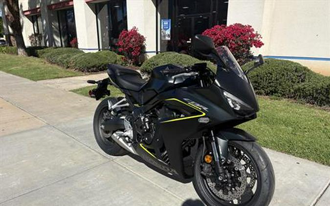 2026 Honda CBR650R E-Clutch