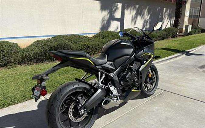 2026 Honda CBR650R E-Clutch