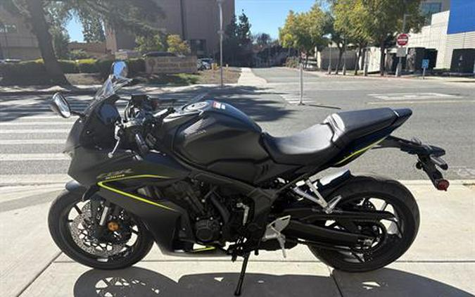 2026 Honda CBR650R E-Clutch