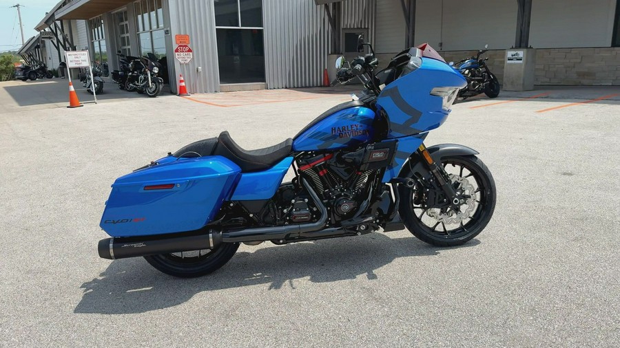 2026 Harley-Davidson® CVO Road Glide ST Electric Coast