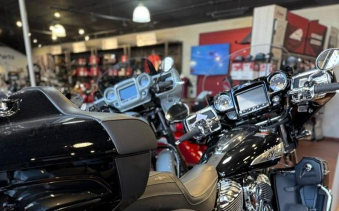 2025 Indian Motorcycle® Roadmaster® Limited w/Powerband Audio Black Metallic