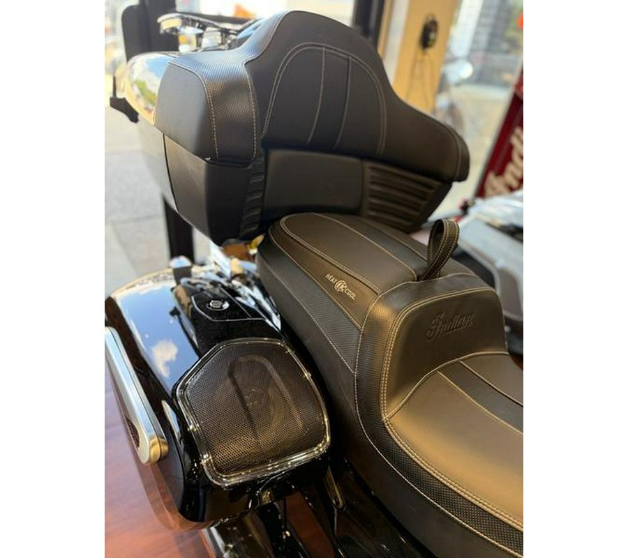 2025 Indian Motorcycle® Roadmaster® Limited w/Powerband Audio Black Metallic