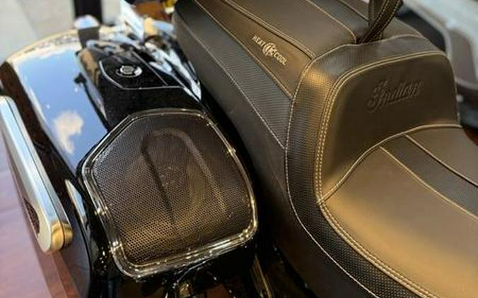 2025 Indian Motorcycle® Roadmaster® Limited w/Powerband Audio Black Metallic