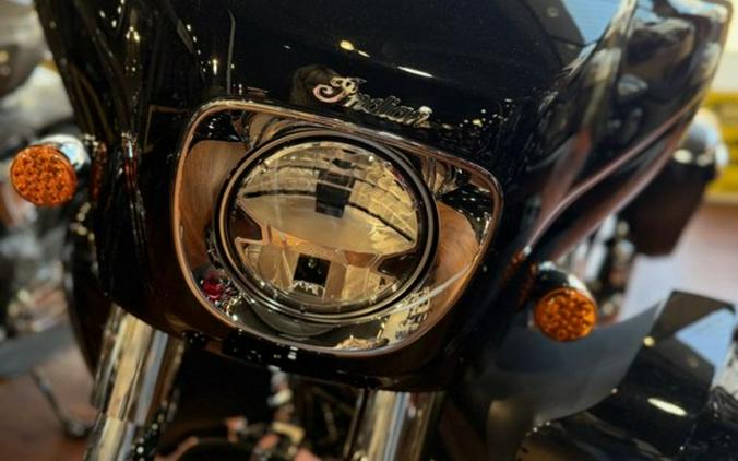 2025 Indian Motorcycle® Roadmaster® Limited w/Powerband Audio Black Metallic