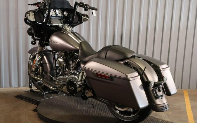 2016 Harley-Davidson Street Glide Special FLHXS