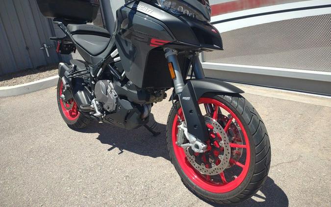 2023 Ducati Multistrada V2 S Thrilling Black & Street Grey