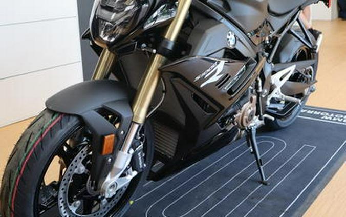 2024 BMW S 1000 R Black Storm Metallic